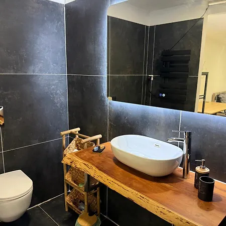 Hébergement de vacances Maison Avec Jardin Privé -