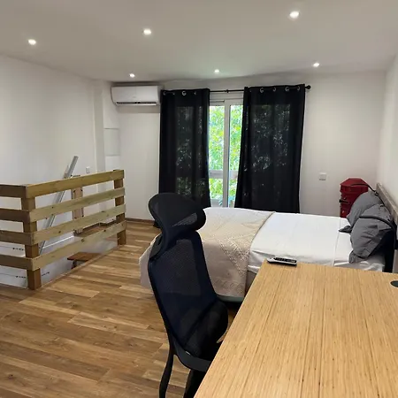 Maison Avec Jardin Prive - *