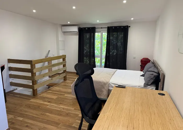 Maison Avec Jardin Privé - *